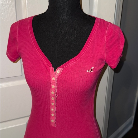 🖤HOLLISTER VINTAGE PINK HENLEY RIBBED TOP SIZE S🖤 - Picture 2 of 8